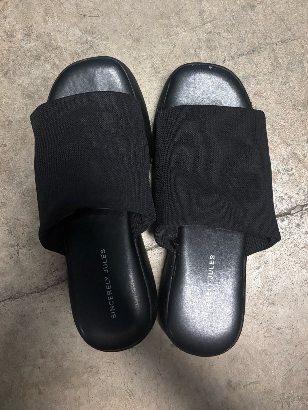 Sincerly Jules Black Wide-Band Slide Sandals